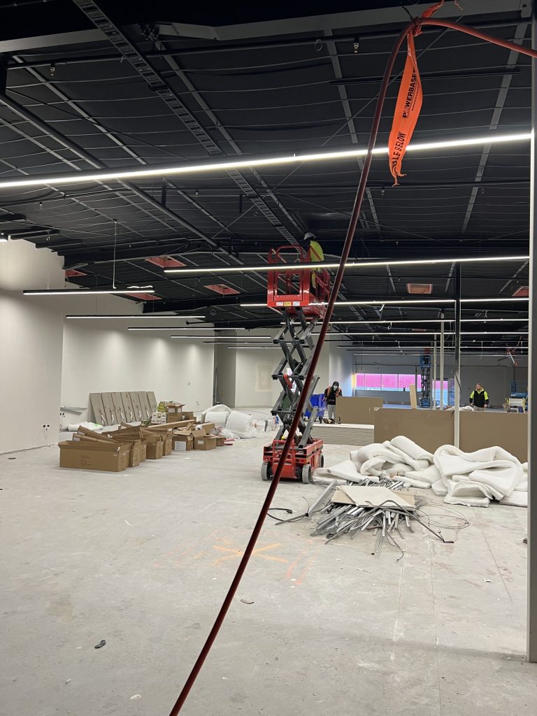 construction team improving productivity and resource efficiency on site